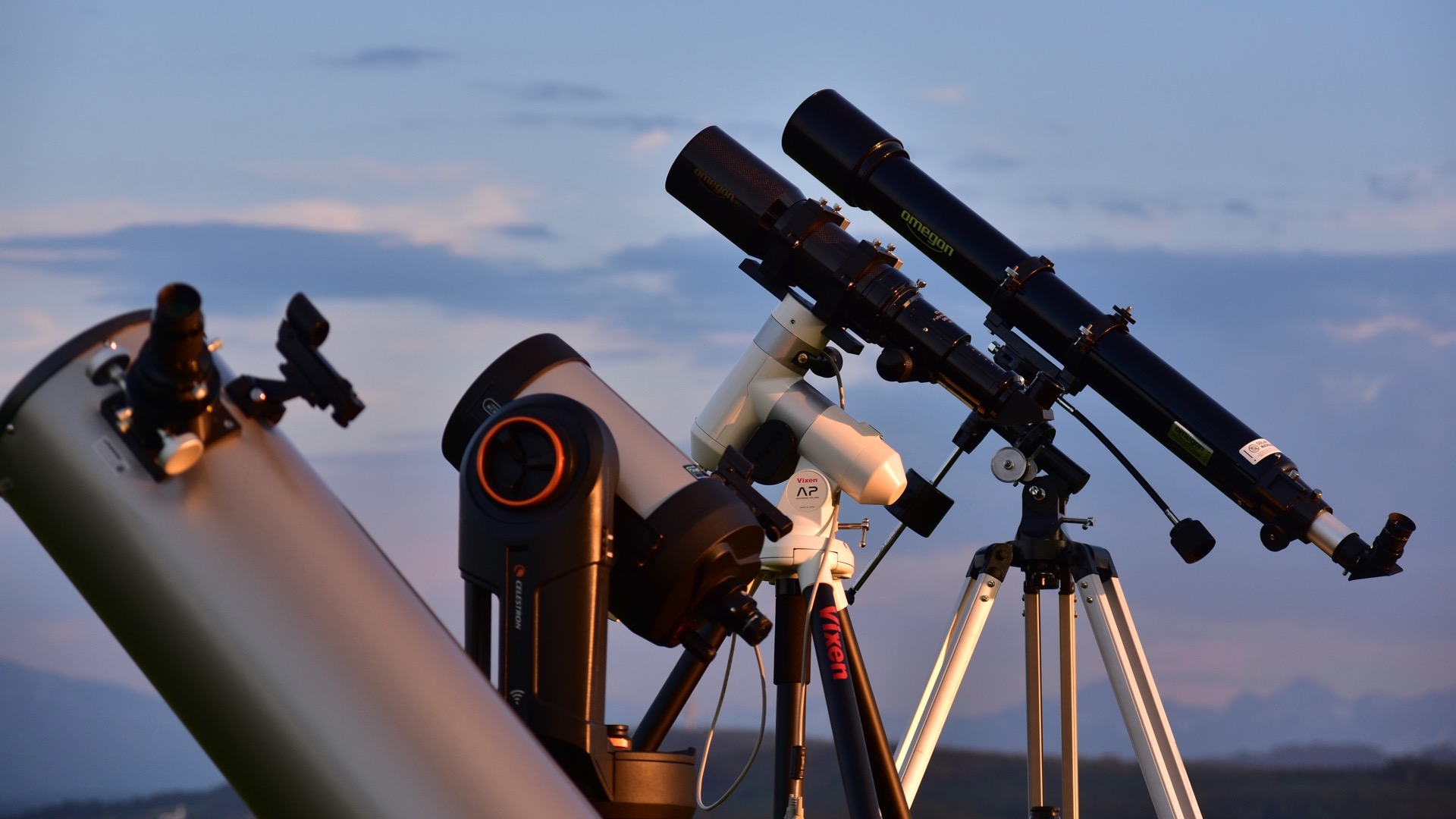 8 Best Telescopes for Beginners in 2026